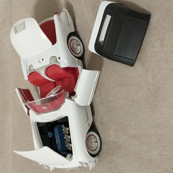 1953 Corvette Convertible Die Cast Car - Picture 2 of 5